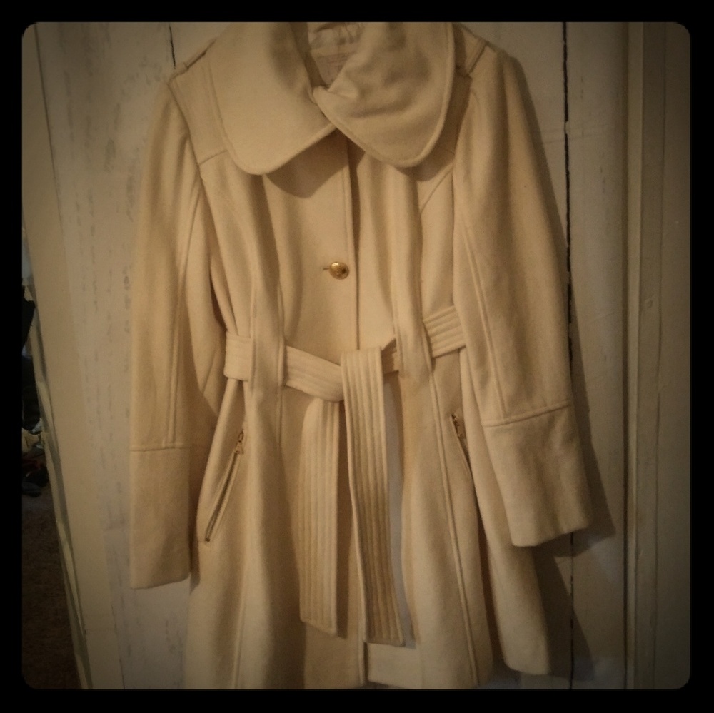 GUESS White Winter Style Fashion Coat
